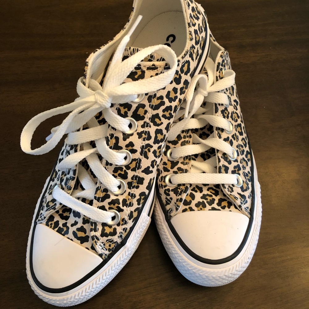 Women’s Leopard Converse- US 6